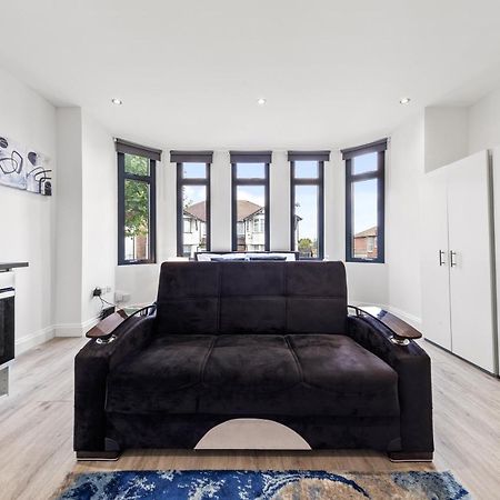 The Hyde Comfy 1Bdr - 30Mins To Central Ldn - Parking מראה חיצוני תמונה